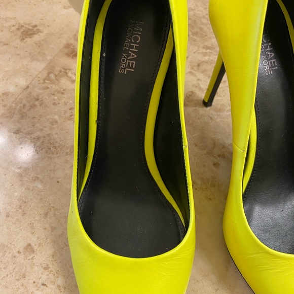 Michael Kors Claire Pump - Neon Yellow 37 - Picture 7 of 14